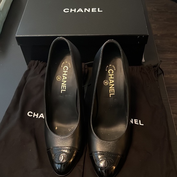 Chanel Patent Leather Heels - Picture 4 of 9
